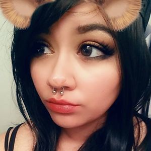 Meet your Posher, Allyssa